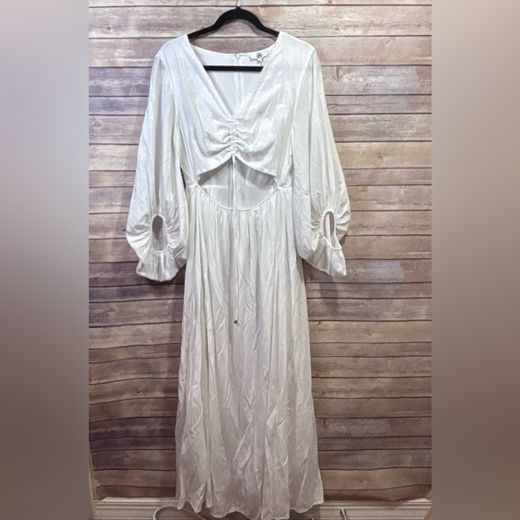 entro Dresses & Skirts - Entro White Maxi Dress Cutout Midriff Bishop Sleeve Size Large